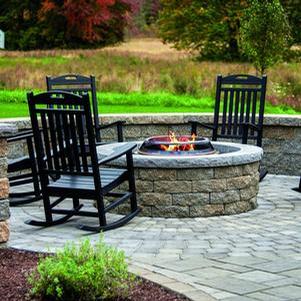 Fire Pits & Fireplaces
